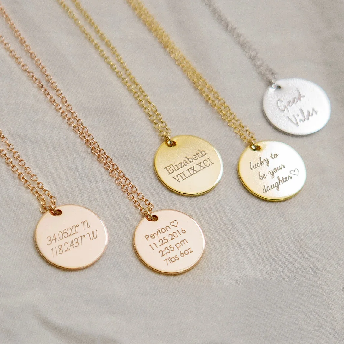 Nomes gravados personalizados  - Birth Flower Necklace avaliação e preço